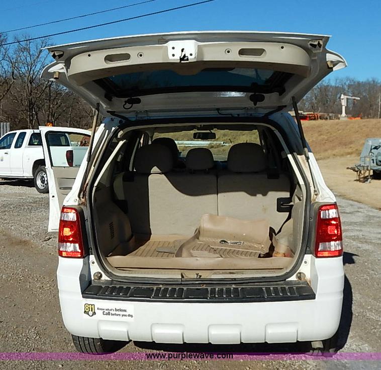 image for item K7063 2010 Ford Escape Hybrid SUV