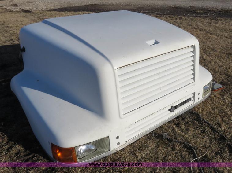 image for item K7211 International 9400 truck hood and doors