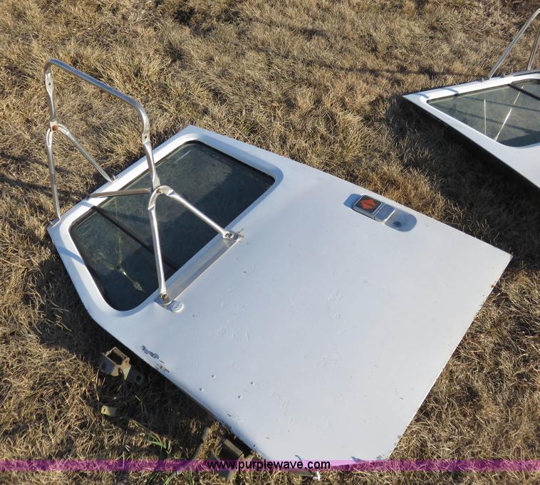 image for item K7211 International 9400 truck hood and doors