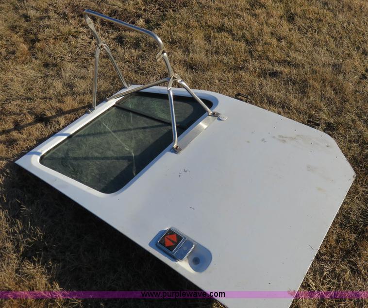 image for item K7211 International 9400 truck hood and doors