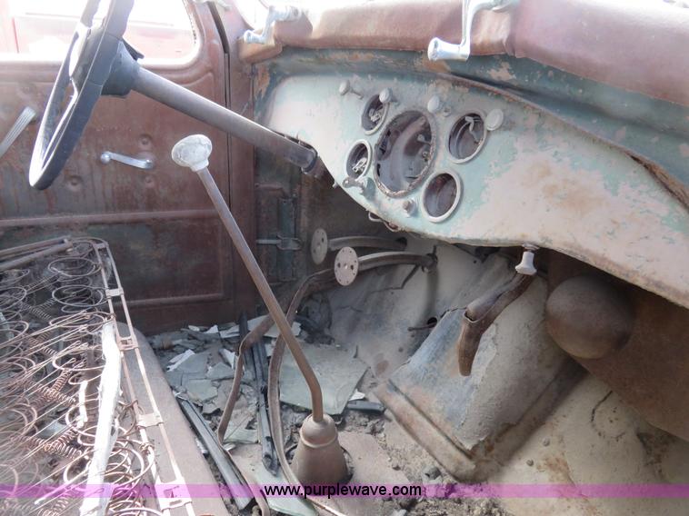 image for item K7223 Diamond T truck