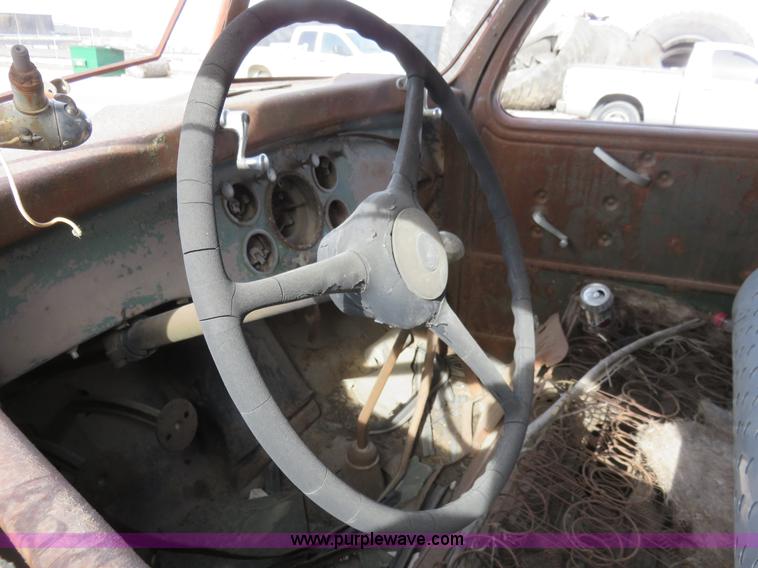 image for item K7223 Diamond T truck