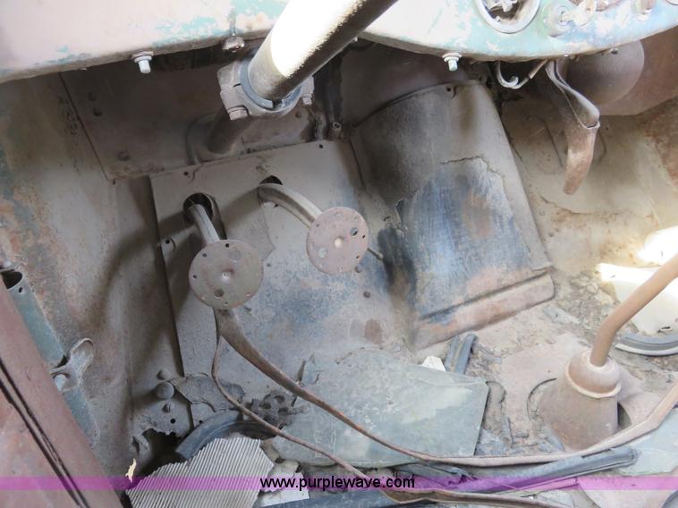 image for item K7223 Diamond T truck