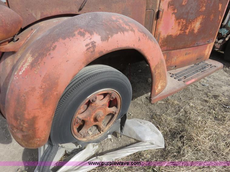 image for item K7223 Diamond T truck