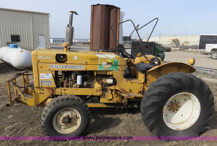 image for item K7224 International 2544 tractor
