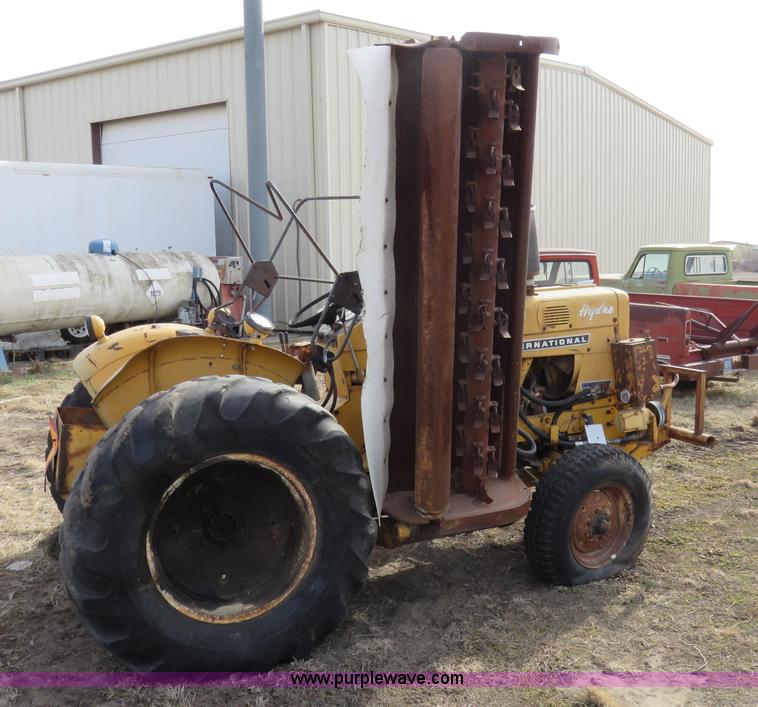 image for item K7224 International 2544 tractor