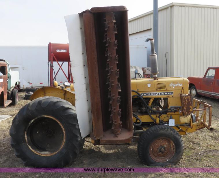 image for item K7224 International 2544 tractor