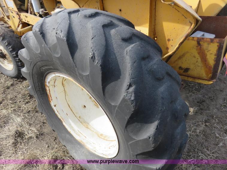 image for item K7224 International 2544 tractor