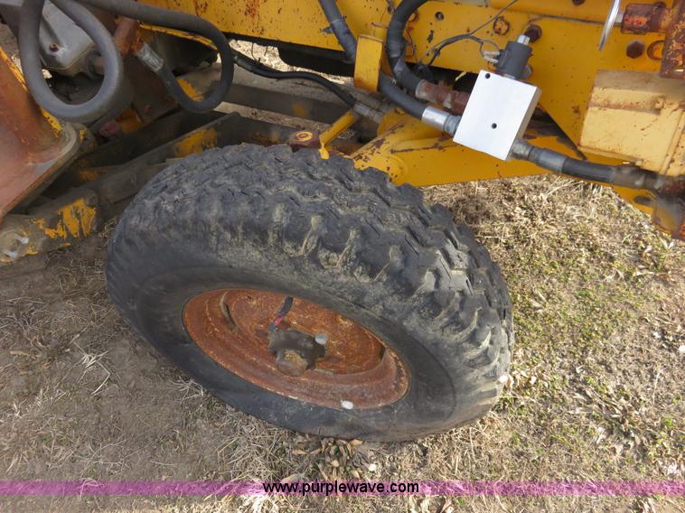 image for item K7224 International 2544 tractor