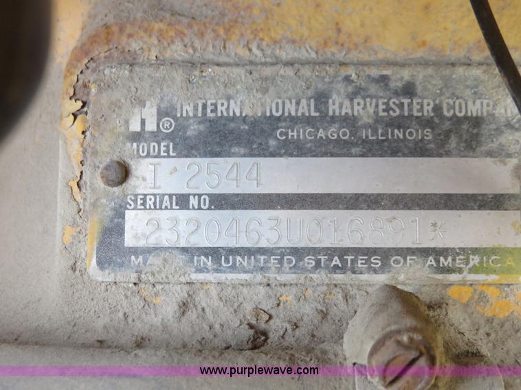 image for item K7224 International 2544 tractor