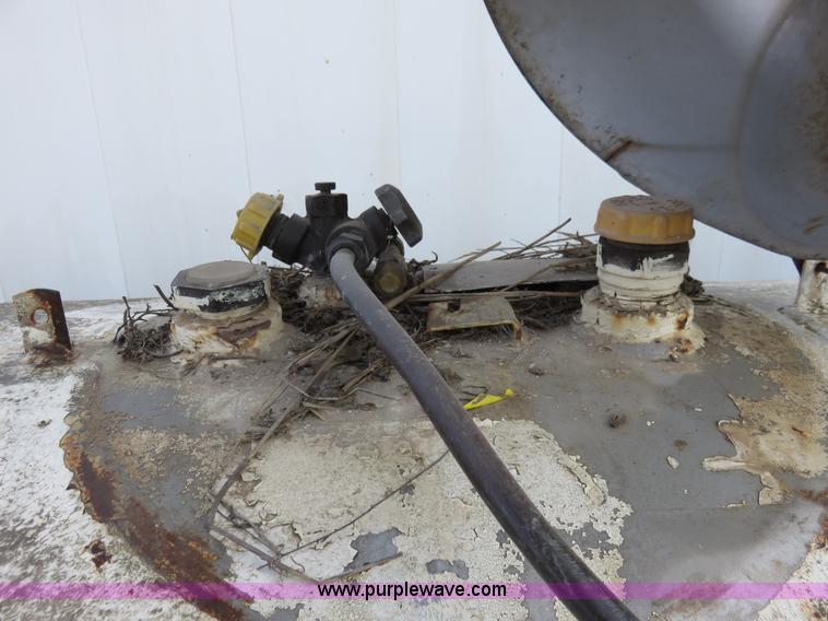 image for item K7225 1,000 gallon propane tank