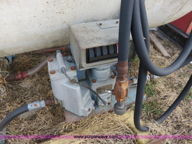 image for item K7225 1,000 gallon propane tank