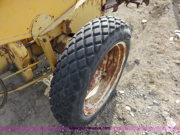 image for item K7226 International FCUB trencher