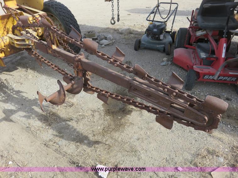 image for item K7226 International FCUB trencher