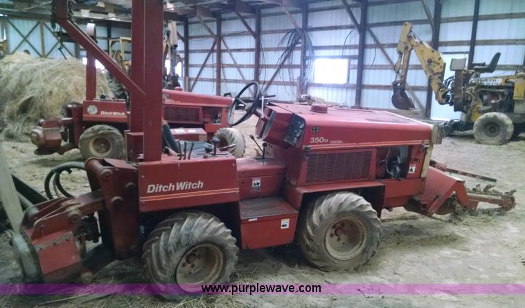 image for item AV9986 Ditch Witch 350SX cable plow