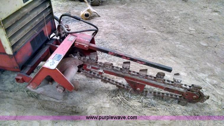 image for item AV9986 Ditch Witch 350SX cable plow
