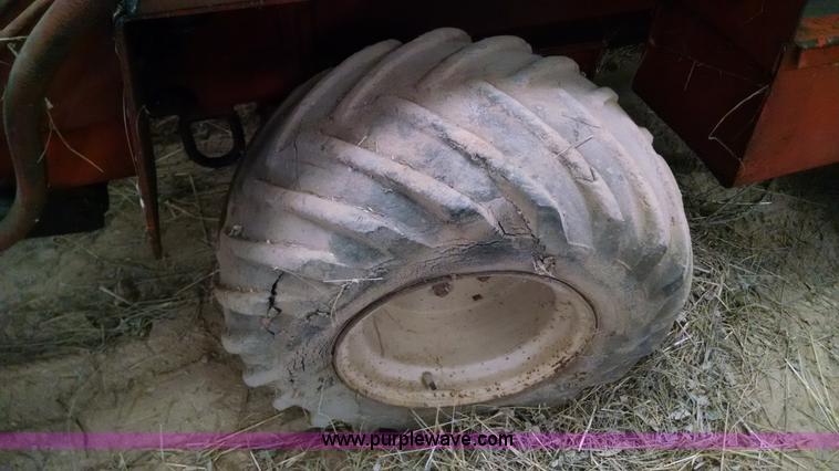 image for item AV9986 Ditch Witch 350SX cable plow