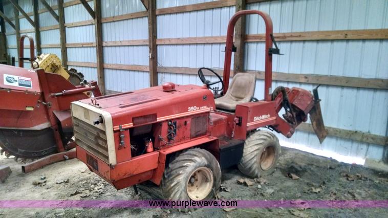 image for item AV9987 Ditch Witch 350SX cable plow