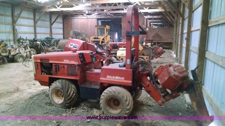 image for item AV9987 Ditch Witch 350SX cable plow