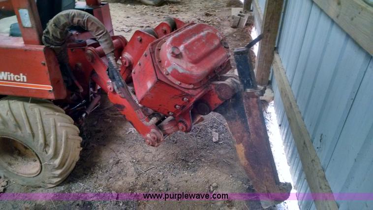 image for item AV9987 Ditch Witch 350SX cable plow