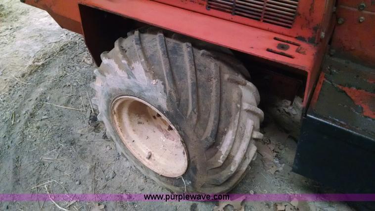 image for item AV9987 Ditch Witch 350SX cable plow