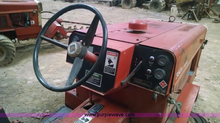 image for item AV9987 Ditch Witch 350SX cable plow