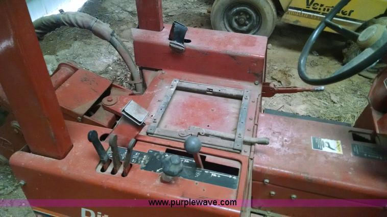 image for item AV9993 Ditch Witch 350SX cable plow