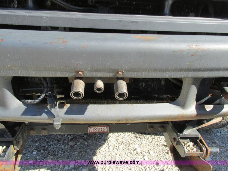 image for item AW9782 2004 Ford F350 Super Duty SuperCab flatbed pickup truck