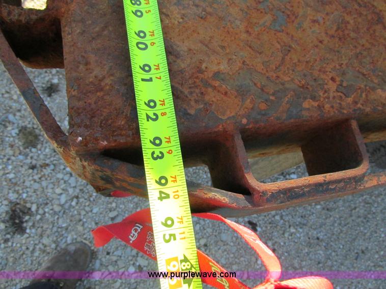 image for item AW9782 2004 Ford F350 Super Duty SuperCab flatbed pickup truck