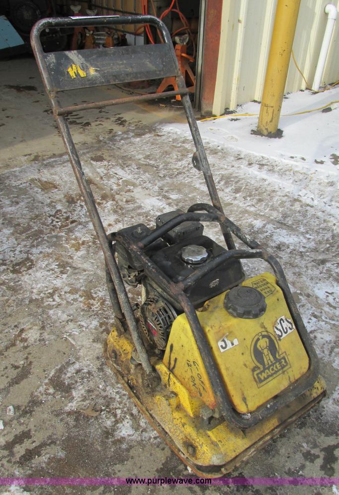 image for item AW9786 Wacker vibratory plate compactor