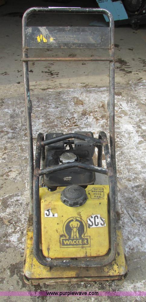 image for item AW9786 Wacker vibratory plate compactor