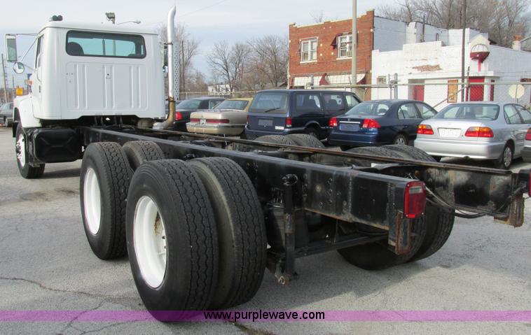image for item AW9789 1996 International F2674 cab and chassis