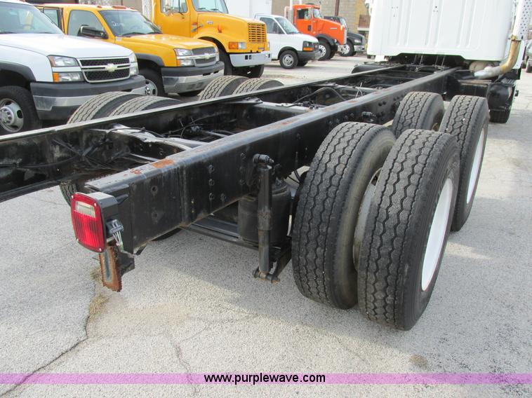 image for item AW9789 1996 International F2674 cab and chassis