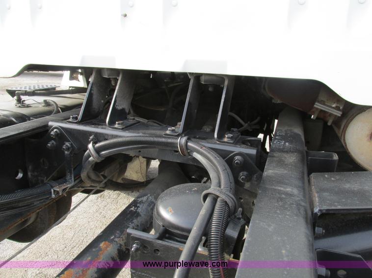 image for item AW9789 1996 International F2674 cab and chassis