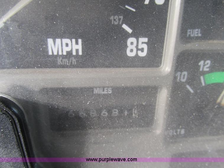 image for item AW9789 1996 International F2674 cab and chassis