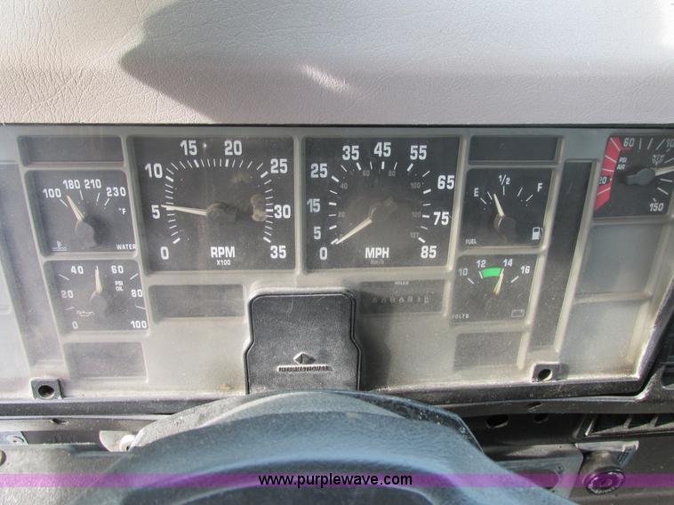 image for item AW9789 1996 International F2674 cab and chassis