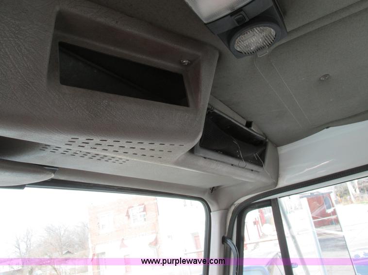 image for item AW9789 1996 International F2674 cab and chassis