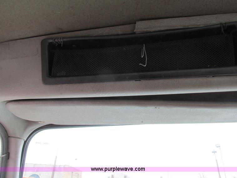 image for item AW9789 1996 International F2674 cab and chassis