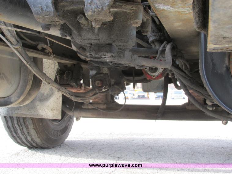 image for item AW9789 1996 International F2674 cab and chassis