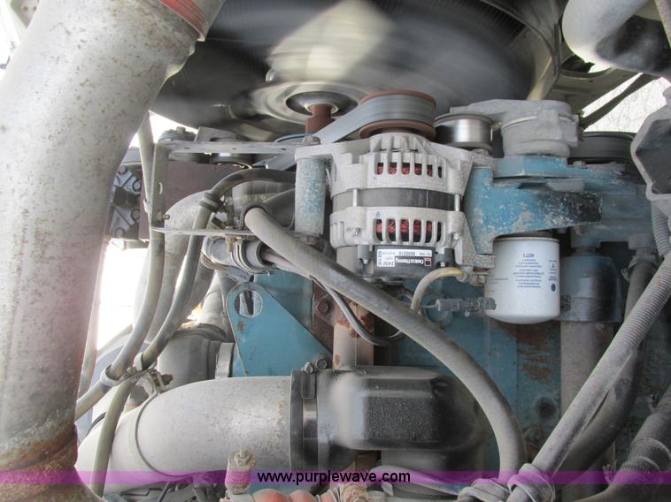 image for item AW9789 1996 International F2674 cab and chassis