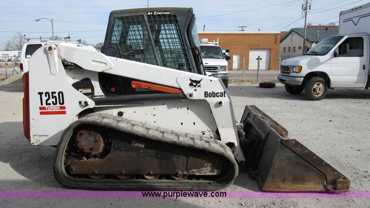 image for item D2272 2003 Bobcat T250 skid steer