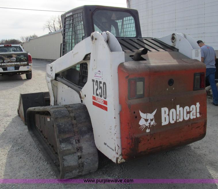 image for item D2272 2003 Bobcat T250 skid steer