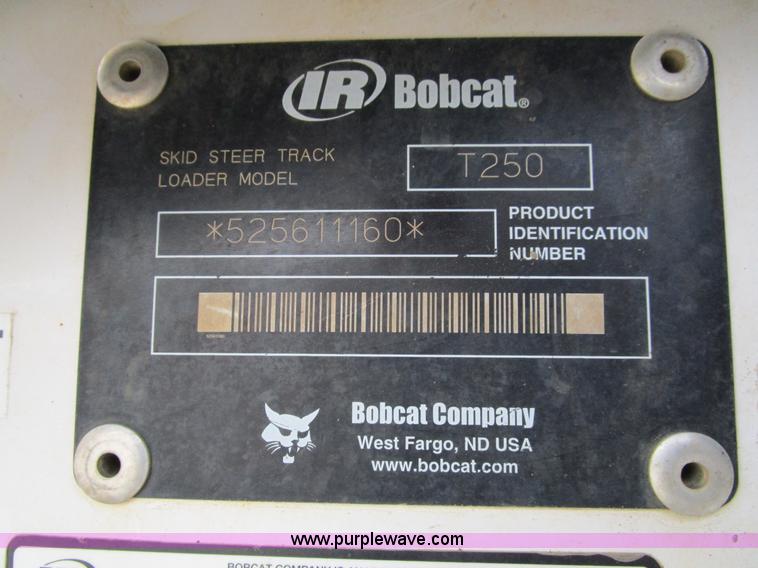 image for item D2272 2003 Bobcat T250 skid steer