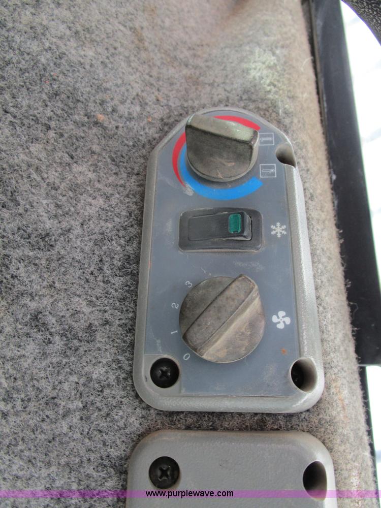 image for item D2272 2003 Bobcat T250 skid steer