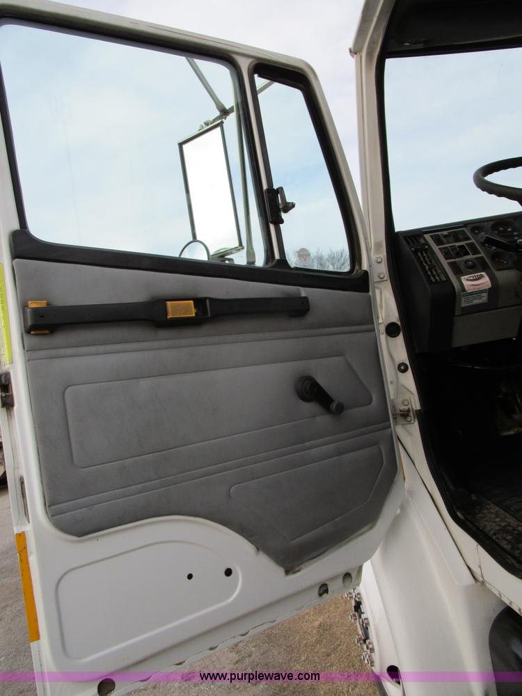 image for item D2273 1998 Freightliner FL60 service truck