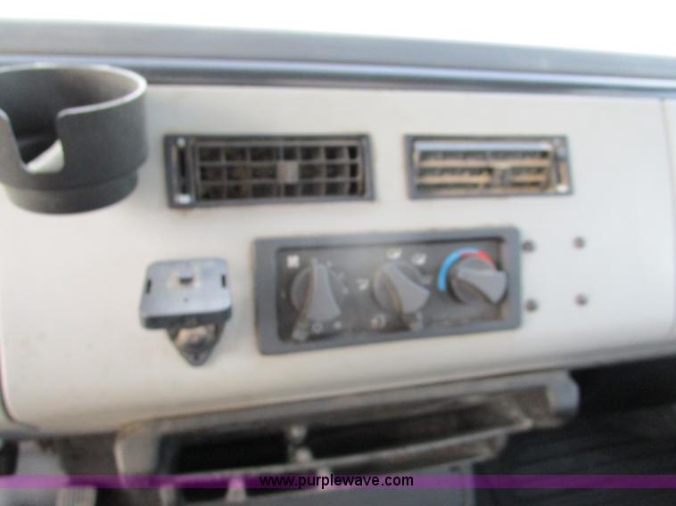 image for item D2273 1998 Freightliner FL60 service truck