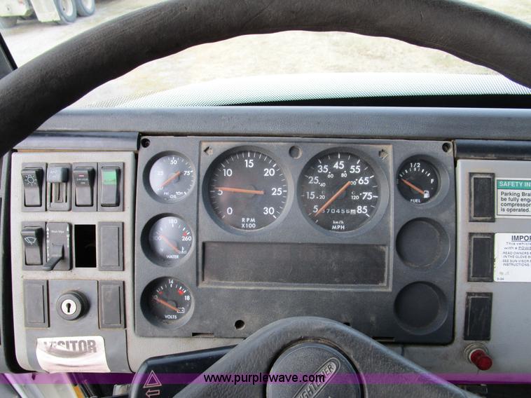 image for item D2273 1998 Freightliner FL60 service truck