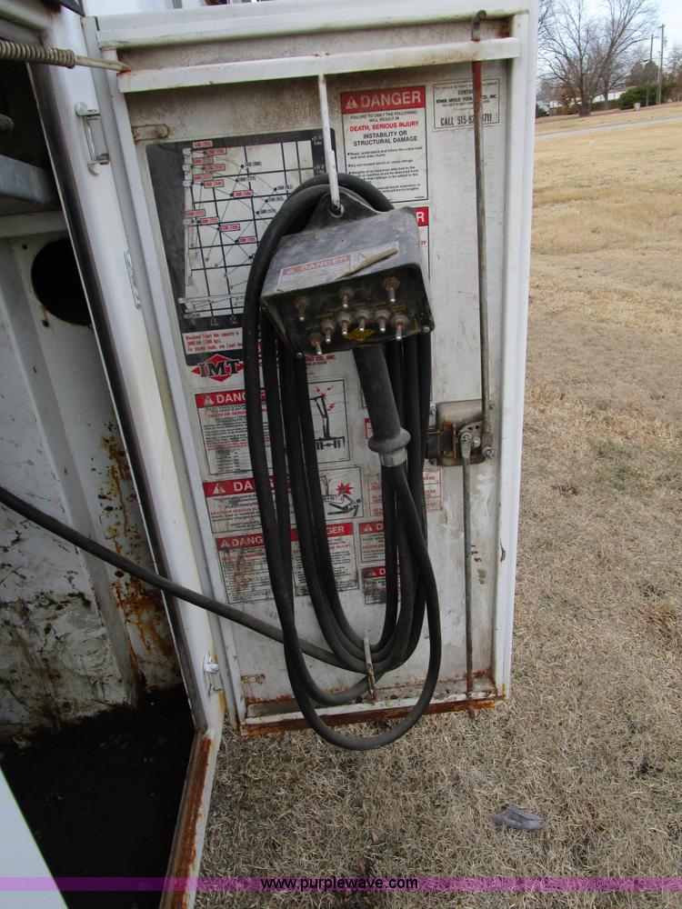 image for item D2273 1998 Freightliner FL60 service truck