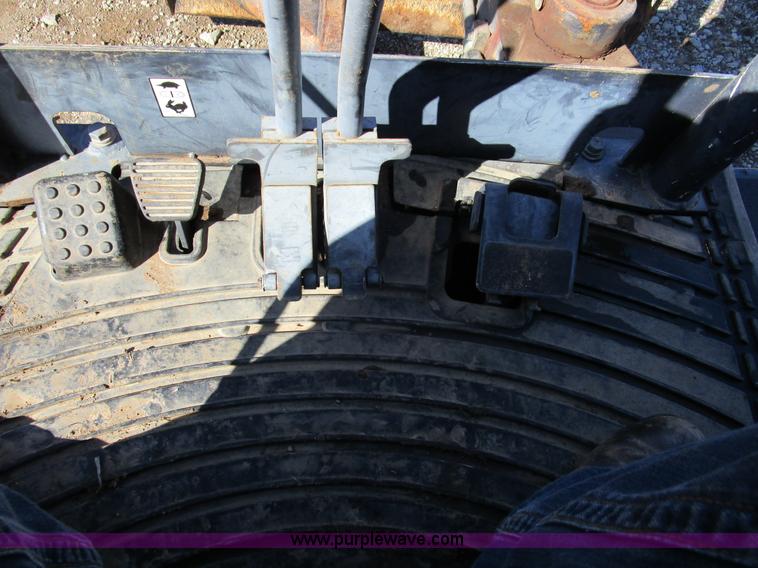 image for item D2277 2002 Kubota KX91-3 mini excavator