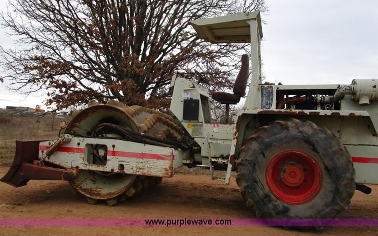 image for item D2281 Rex SP848PD vibrating pad foot roller